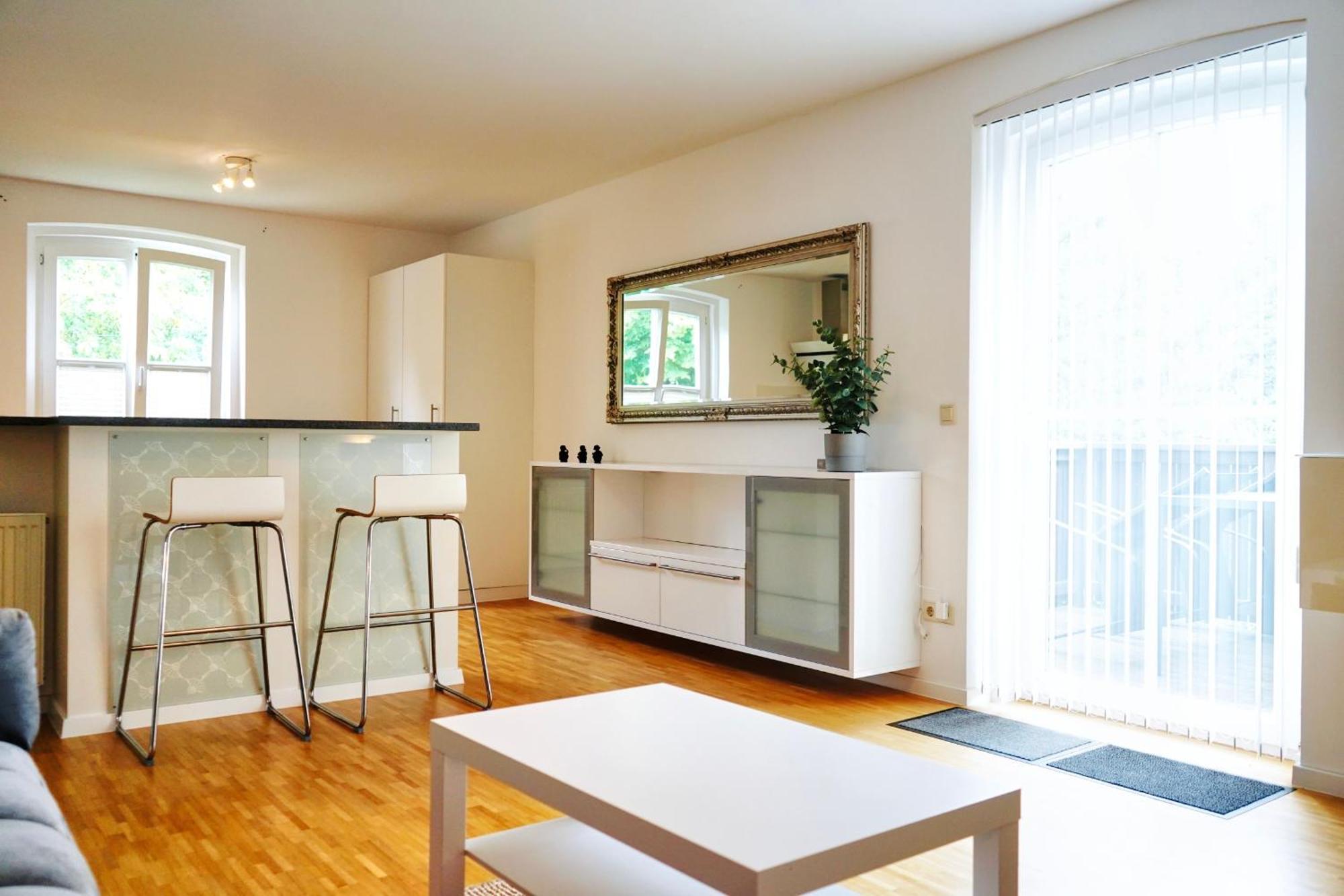 Stilvolles Apartment In Stadtnaehe-Parkplatz- 4 Personen- Balkon Wolfsburgo Exterior foto